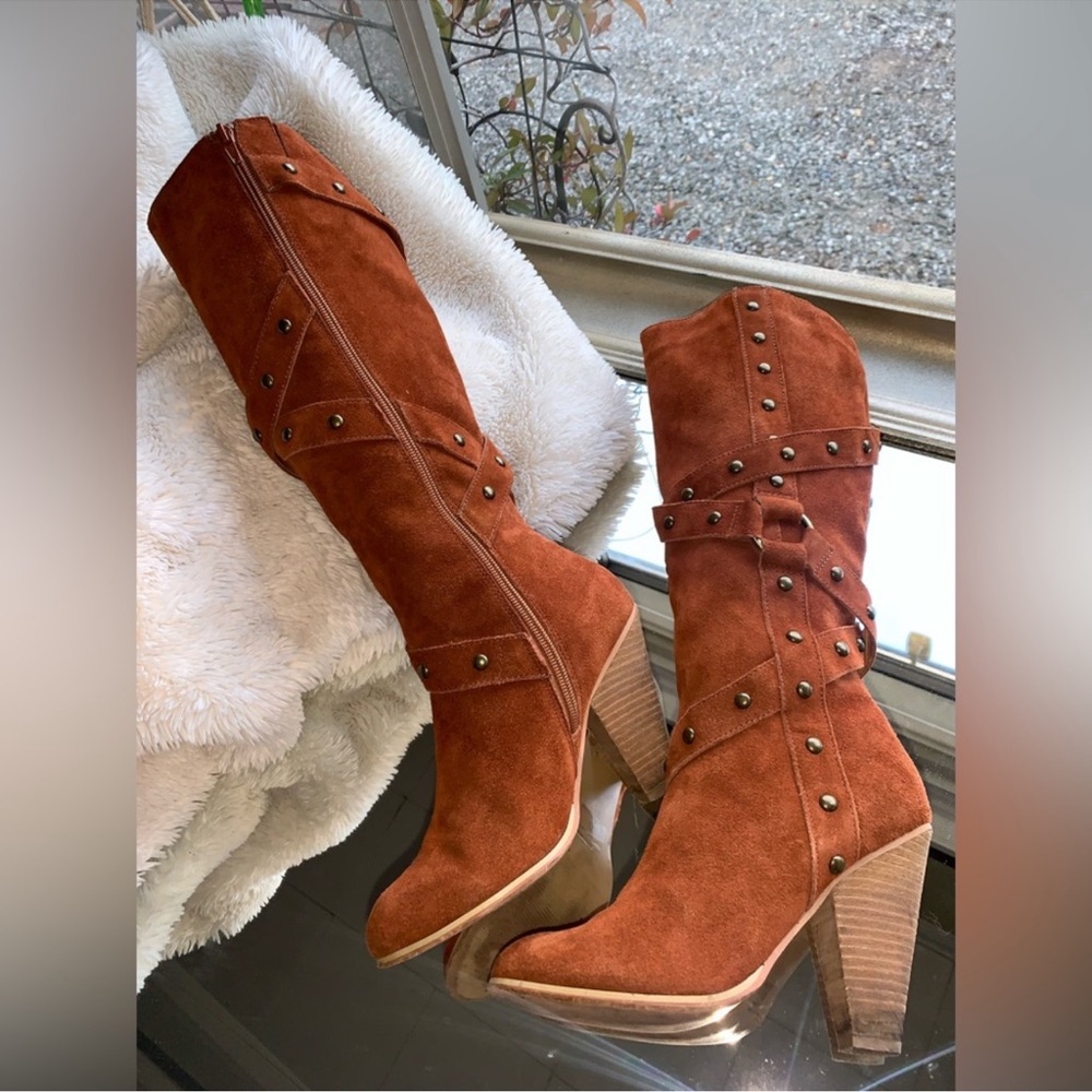 Studded Suede Knee-High Boots super cute fall boots very comfortable